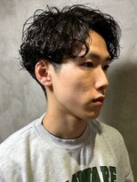 ディスイズバーバーサード(THIS IS BARBER 3rd) 刈り上げ ツーブロック スパイラルパーマ センターパート 20代