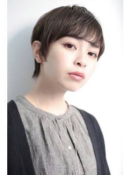 アリシア(arishia) コンパクトショート×アッシュベージュ