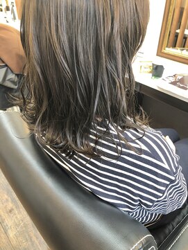 ラニス ヘア(Lanis hair) スモーキーアッシュ