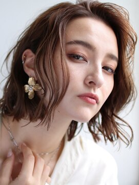 テラス 寝屋川(Terrace) こなれヘア　透明感グレージュカラー　スロウカラー