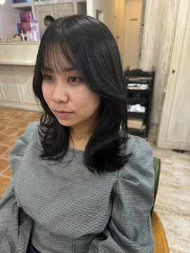 マリアバイアフロート(Maria by AFLOAT) 【顔周りカット×くびれレイヤー】