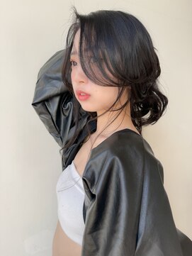 バイオレット ナゴヤ(Violet Nagoya) 顔まわりカット かきあげ センター分け おくれ毛