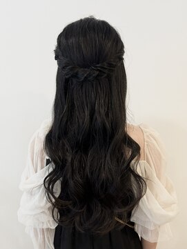 アヴェイル ヒロオ(a'vail Hiroo) 大人綺麗めなハーフアップヘアアレンジ