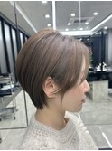 40代50代60代耳かけショート前髪なしハンサムショート白髪ぼかし
