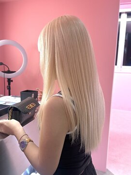 ダズリングディア(Dazzling Deer) 抜きっぱなしブロンド／ロング／ハイトーン／ストレート