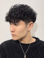 フィフス(fifth)&nbsp;スペインカール外国人風パーマフェードスパイラルパーマ刈り上げ