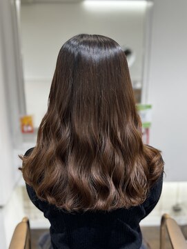 アピッシュ シェリ(apish cherie) セミロングコテ巻き風パーマ