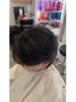 リア 八尾(Lia) 襟足ありセンターパート