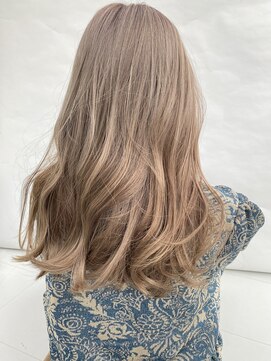 ピークアブー アヴェダ ギンザシックス(PEEK-A-BOO AVEDA GINZASIX) 王道！ミルクティーベージュ　ブリーチカラー　ケアブリーチ