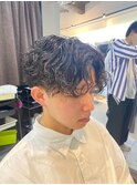 波巻きツイストスパイラルパーマ　センターパート　メンズパーマ