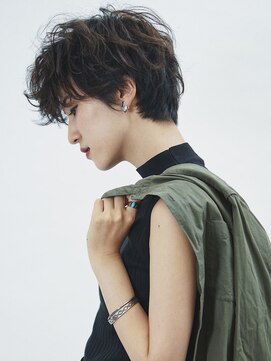 ヒトワ(hitowa) クールショート/ くせ毛風カール/ダークカラー/日吉