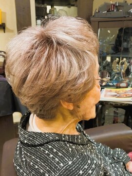 美容室 スピリチュアル ハート(SPIRITUAL HEART) お姉さま白髪ぼかしショートパーマ