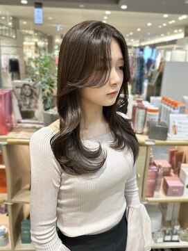 バイオレット ナゴヤ(Violet Nagoya) レイヤーカットブリーチなしグレージュロングレイヤー小顔