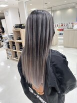 シャルムバイケンジ(Charm.by KENJE)&nbsp;グレーベージュニュアンスカラーヘルシースタイルレイヤーロング