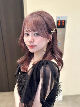 アイドットプラス 表参道(i.+omotesando) ウェーブヘア×ニュアンスカラーで魅せる柔らかさ