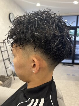 バーバーサンクチュアリ(Barber Sanctuary) スパイラルパーマｘフェード