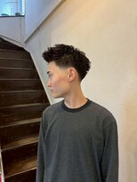 ビーバイエイトジェンツ(Bee by EIGHT GENTS)&nbsp;波巻きツイストスパイラル/リバースセンターパート/心斎橋
