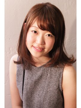 エムスラッシュ ソル センター南(M.SLASH SOL) ミディアムレングス外ハネストレート