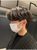 センターパートウルフ