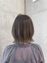 リビンバイアフロート(Livin by afloat) ブリーチ　暗髪　グラデーションカラー　おおたかの森