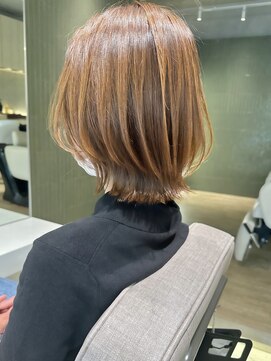 ナナローネス(nana loness) くびれミディアム　レイヤーカットでゆるふわ