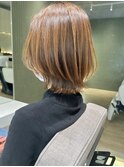くびれミディアム レイヤーカットでゆるふわ