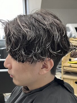 フイ 代々木(Hui) メンズ/アップバング/ツーブロックマッシュ/束間ショート/波巻き