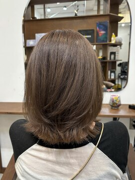 ルイ(ROUIS produced by LUCK 津田沼) ROUIS 津田沼 ブリーチ1回のベージュ