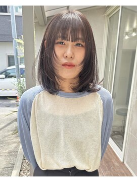 オグジュアリー 表参道(aux.) ミディアムレイヤー×ラベンダーグレージュ