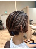 くせ毛カット×ハイライト×耳かけ×ハンサムショート×似合わせ
