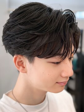 バース バイ ハピネス(BIRTH by happiness) 奈良men's刈り上げフェザーパーマフェザーショート