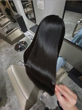 オリ('Oli) 髪質改善×暗髪