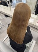 ナチュラルベージュでつくる大人のツヤ髪