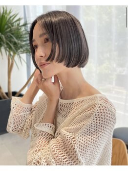 アオイ(aoi.)の写真/ナチュラルでありながら、雰囲気のあるオトナスタイルを実現。"質感"や"デザイン"を大切にする“aoi.”