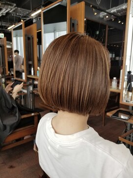 グランエクラ バイフルショウ(GRAND ECLAT by FURUSHO) 大人可愛い20代30代40代小顔 ドライウェットボブショート