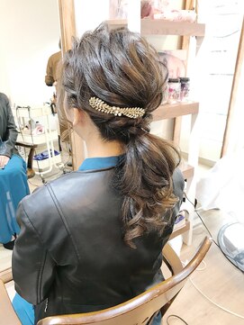 ロカット サロン(Roquat Salon) ロングローポニーアレンジ【立川/立川南口/八王子　へアレンジ】
