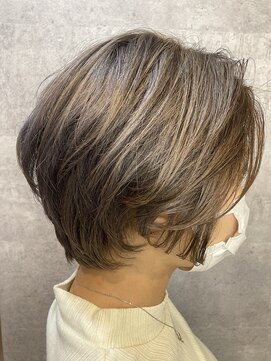 ワンズ(One’s) ミルクティーグレージュ×ショート