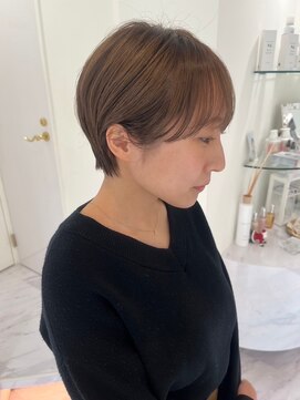 モナバイルーブル(MONA by Louvre) 【MONA】ミルクティーベージュ/コンパクトショート/小顔ショート