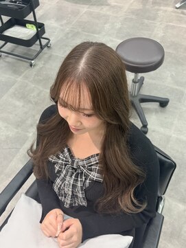 ジーニー 千葉(GENiE) ブリーチなしベージュ/透明感カラー/千葉駅【白井愛海】