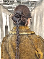 ピークアブー 原宿ハラカド(PEEK-A-BOO)&nbsp;ヘアセット ライブ参戦ヘア タイトヘア カチモリ 結婚式ヘア