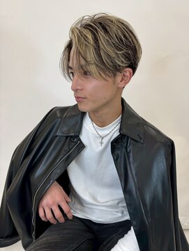 メンズサロン キング 梅田店(Men’s salon K!ng) フェザーショートアップバングセンターパートメンズハイライト