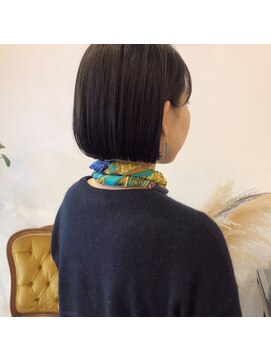 マウロア(MAULOA) "耳かけミニボブは絶対的可愛い"ayumi