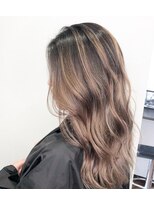 リーブル(Libre)&nbsp;外国人風コントラストバレイヤージュカラー