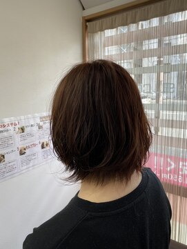 ハスカラー 吉塚店 外ハネ　シャギーボブ