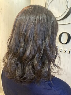 イコウヘアデザイン(icou hair design) アッシュグレー×ふわミディ