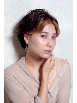 クシュ 所沢西口プロぺ通り(kusyu... ) ペールベージュセクションカラーグラデーションカラー外ハネボブ