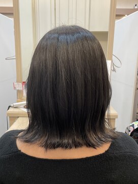 アルターリール(aL ter Rire) 切りっぱなしボブ×ダークグレー/澤瑞絵