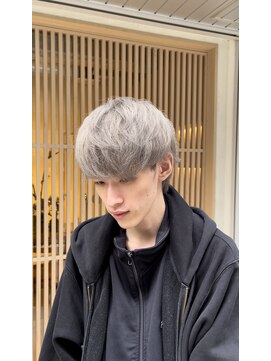 サルファ ヘアデザイン 名古屋 丸の内(S.ALPHA HAIR DESIGN) ホワイトシルバー