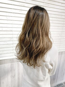 リビング(LiVing) ハイトーンロング、グラデーション