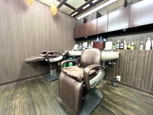 シングルヘアサロン(single hair salon)の雰囲気（ちょうどいい高さに調整可能のシャンプー台で癒しのヘッドスパ♪）